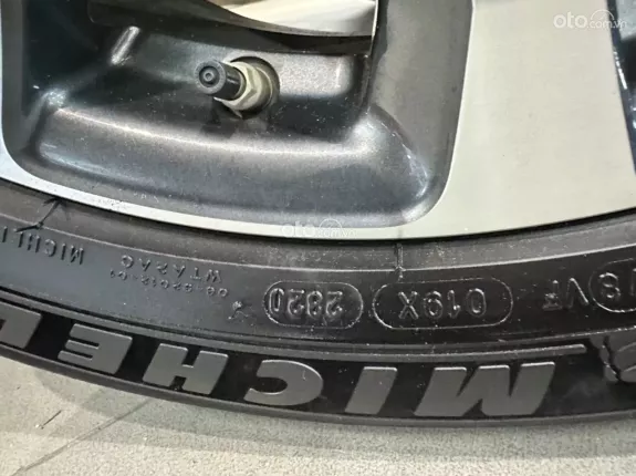 Toyota Corolla Cross 1.8 V  2020 - Odo chuẩn 6v km
