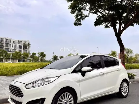 Ford Fiesta Titanium 1.0 AT EcoBoost 2018 - Xe cực hiếm, màu trắng nội thất đen