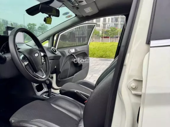 Ford Fiesta Titanium 1.0 AT EcoBoost 2018 - Xe cực hiếm, màu trắng nội thất đen