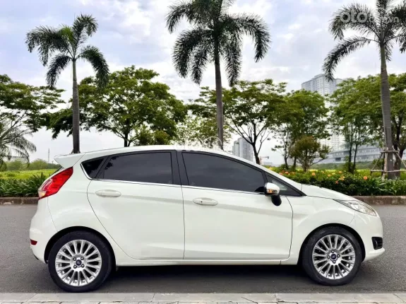 Ford Fiesta Titanium 1.0 AT EcoBoost 2018 - Xe cực hiếm, màu trắng nội thất đen