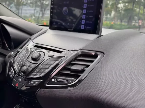 Ford Fiesta Titanium 1.0 AT EcoBoost 2018 - Xe cực hiếm, màu trắng nội thất đen