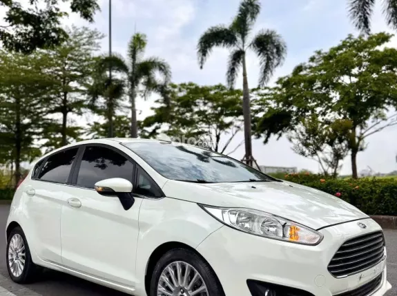 Ford Fiesta Titanium 1.0 AT EcoBoost 2018 - Xe cực hiếm, màu trắng nội thất đen
