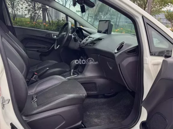 Ford Fiesta Titanium 1.0 AT EcoBoost 2018 - Xe cực hiếm, màu trắng nội thất đen