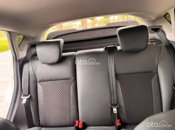 Ford Fiesta Titanium 1.0 AT EcoBoost 2018 - Xe cực hiếm, màu trắng nội thất đen