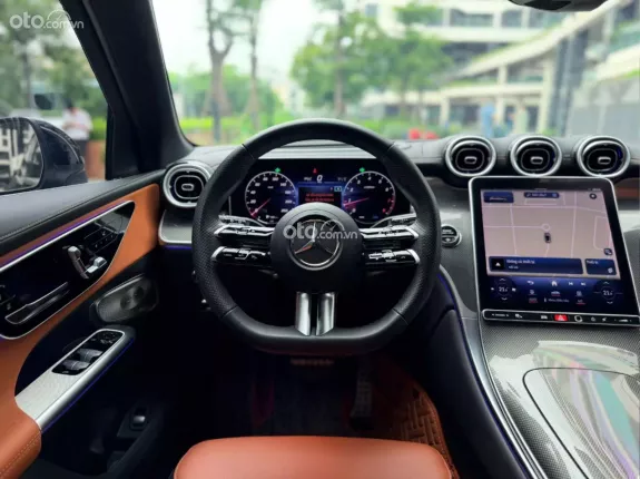 Mercedes-Benz GLC 300 4Matic V1 2023 - Xe đăng ký lần đầu tháng 11/2024