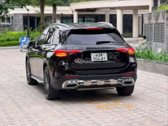 Mercedes-Benz GLC 300 4Matic V1 2023 - Xe đăng ký lần đầu tháng 11/2024