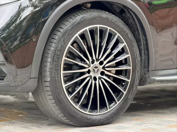 Mercedes-Benz GLC 300 4Matic V1 2023 - Xe đăng ký lần đầu tháng 11/2024