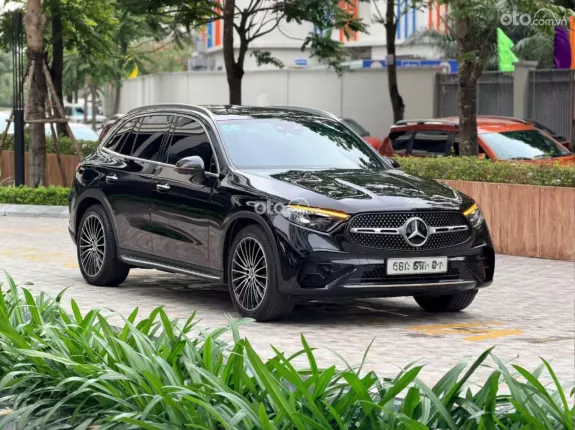 Mercedes-Benz GLC 300 4Matic V1 2023 - Xe đăng ký lần đầu tháng 11/2024