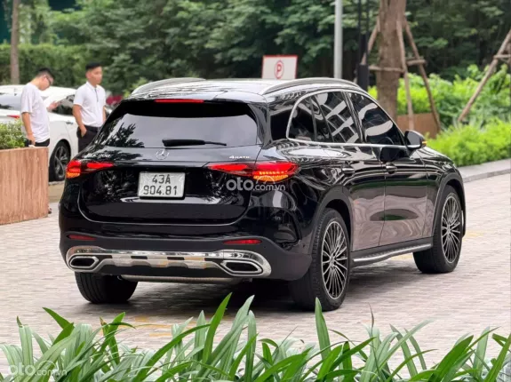 Mercedes-Benz GLC 300 4Matic V1 2023 - Xe đăng ký lần đầu tháng 11/2024
