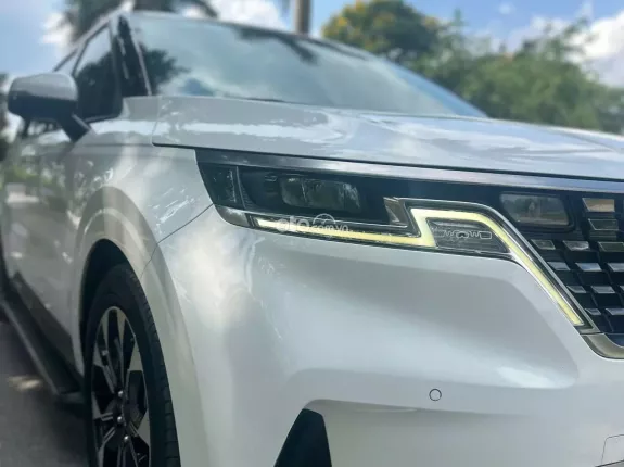 Kia Carnival 2.2D Premium 2023 - Nội ngoại thất còn mới tinh