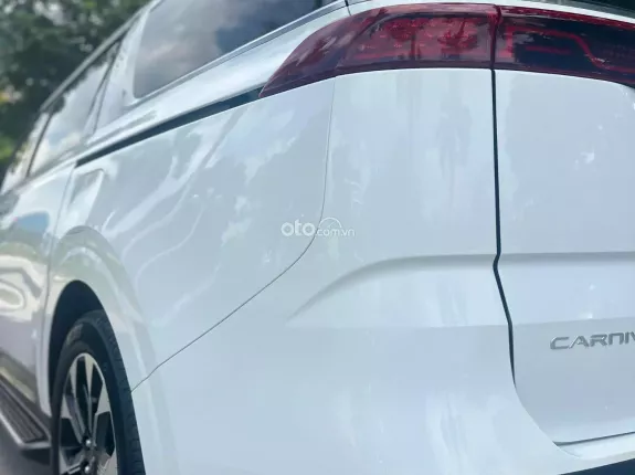 Kia Carnival 2.2D Premium 2023 - Nội ngoại thất còn mới tinh