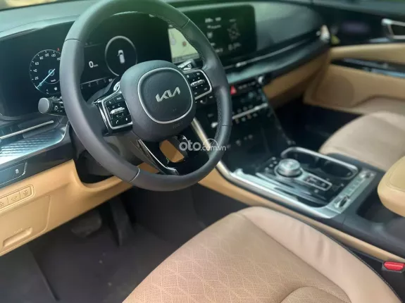 Kia Carnival 2.2D Premium 2023 - Nội ngoại thất còn mới tinh