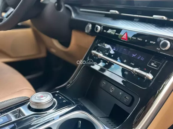 Kia Carnival 2.2D Premium 2023 - Nội ngoại thất còn mới tinh