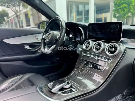 Mercedes-Benz C300 AMG 2019 - Màu Trắng - GIÁ CỰC TỐT