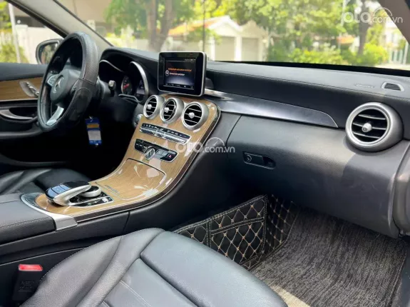 Mercedes-Benz C250 Exclusive 2015 - Màu Diamond Silver
