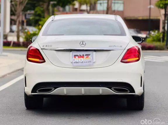 Mercedes-Benz C300 AMG 2018 - Trắng Ngọc Trinh bao đẹp