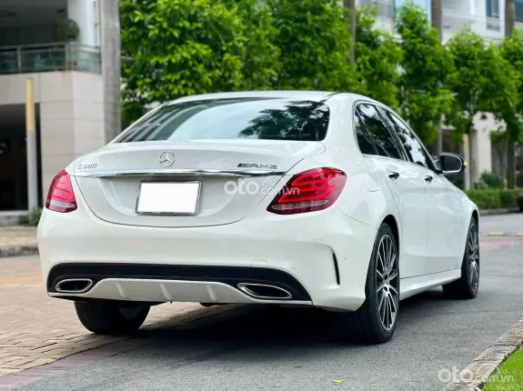 Mercedes-Benz C300 AMG 2019 - Màu Trắng - GIÁ CỰC TỐT