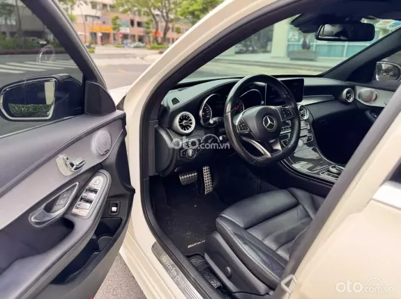 Mercedes-Benz C300 AMG 2018 - Trắng Ngọc Trinh bao đẹp