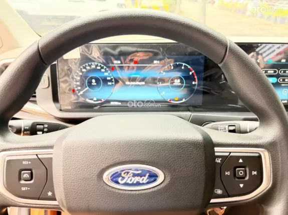 Ford Transit Tiêu chuẩn 2024 - FORD TRANSIT lướt 26.000km, xe đăng ký 2025