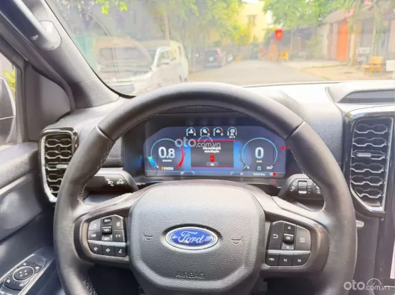 Ford Everest 2.0L ST5 10AT 4x4 Titanium 2025 - FORD EVEREST TITANIUM BI-TURBO 2025 Xe lướt 5.000km