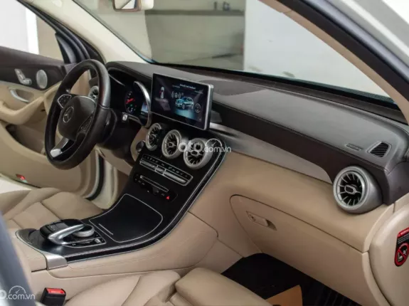 Mercedes-Benz GLC 300 4Matic 2018 - Mercedes GLC300 4Matic 2018 siêu lướt 35.000km cực đẹp