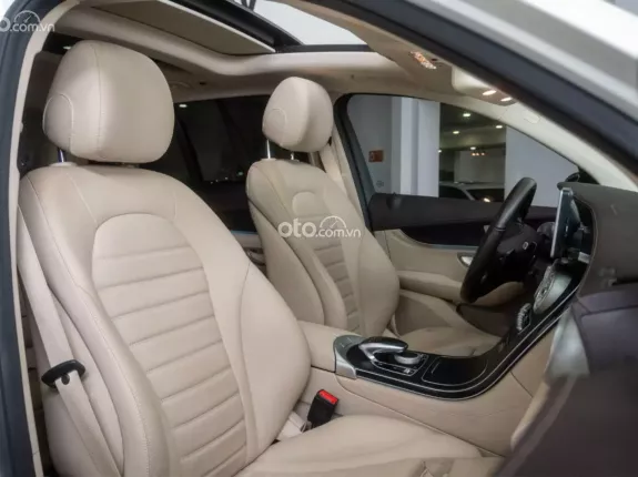 Mercedes-Benz GLC 300 4Matic 2018 - Mercedes GLC300 4Matic 2018 siêu lướt 35.000km cực đẹp