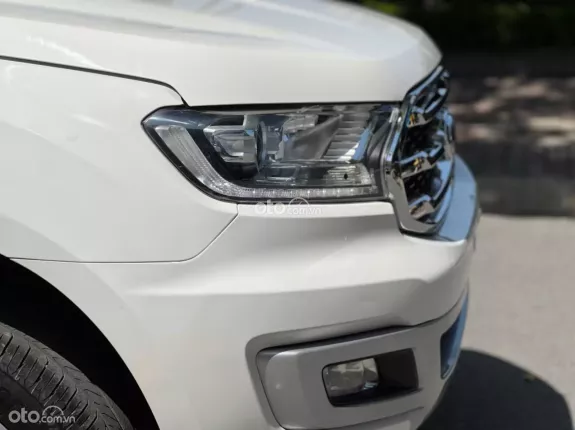Ford Everest Titanium 2.0 AT 4x2 2019 - Ford Everest Titanium 2.0L 4x2 AT 2019