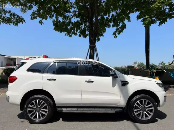 Ford Everest Titanium 2.0 AT 4x2 2019 - Ford Everest Titanium 2.0L 4x2 AT 2019