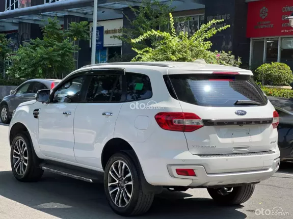 Ford Everest Titanium 2.0 AT 4x2 2019 - Ford Everest Titanium 2.0L 4x2 AT 2019