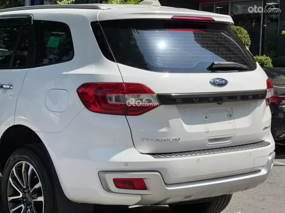 Ford Everest Titanium 2.0 AT 4x2 2019 - Ford Everest Titanium 2.0L 4x2 AT 2019