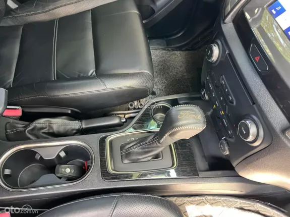 Ford Everest Titanium 2.0 AT 4x2 2019 - Ford Everest Titanium 2.0L 4x2 AT 2019