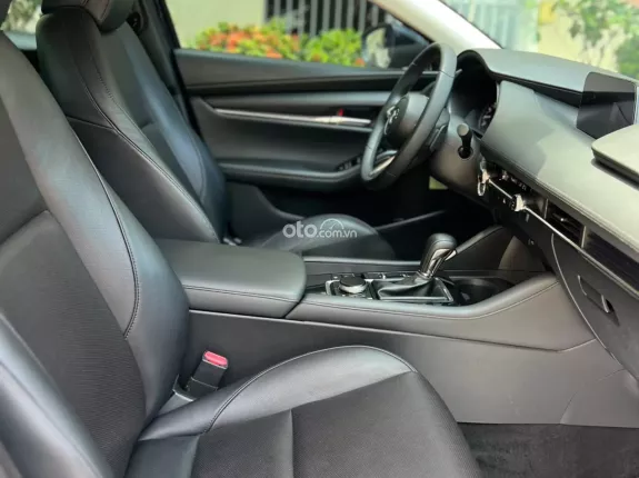 Mazda 3 Sedan 1.5L Luxury 2022 - Mazda 3 1.5L Luxury 2022