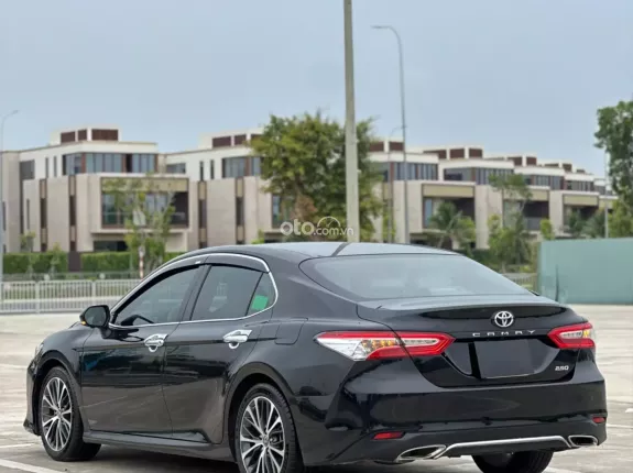 Toyota Camry 2.5Q 2019 - Có xuất hoá đơn VAT