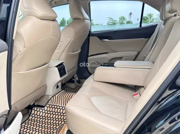 Toyota Camry 2.5Q 2019 - Có xuất hoá đơn VAT