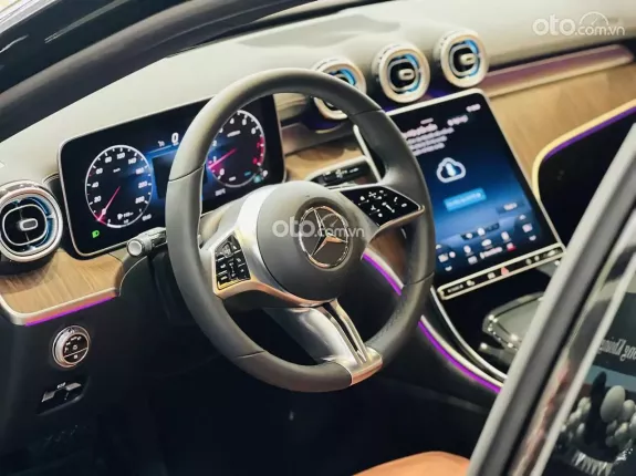 Mercedes-Benz C200 Avantgarde Plus 2024 - ĐEN NÂU CHÍNH HÃNG