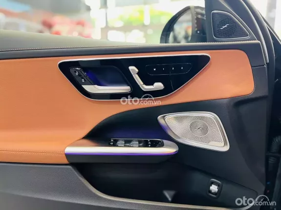 Mercedes-Benz C200 Avantgarde Plus 2024 - ĐEN NÂU CHÍNH HÃNG