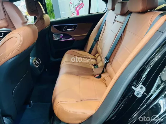 Mercedes-Benz C200 Avantgarde Plus 2024 - ĐEN NÂU CHÍNH HÃNG