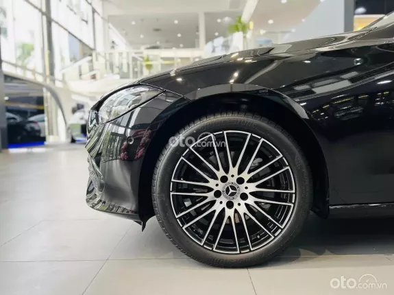 Mercedes-Benz C200 Avantgarde Plus 2024 - ĐEN NÂU CHÍNH HÃNG