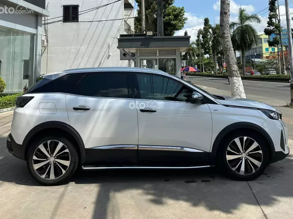 Peugeot 3008 GT 2022 - Trang bị đầy đủ an toàn và giải trí hiện đại