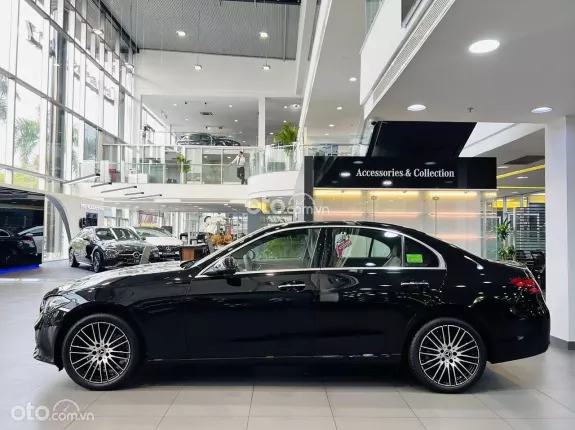 Mercedes-Benz C200 Avantgarde Plus 2024 - ĐEN NÂU CHÍNH HÃNG