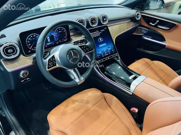 Mercedes-Benz C200 Avantgarde Plus 2024 - ĐEN NÂU CHÍNH HÃNG