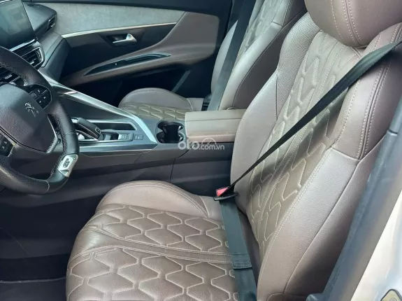 Peugeot 3008 GT 2022 - Trang bị đầy đủ an toàn và giải trí hiện đại