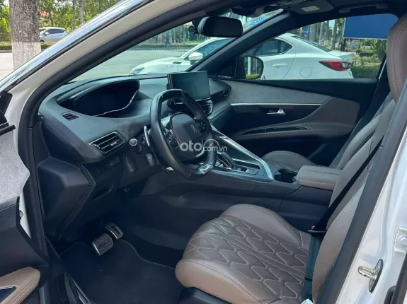 Peugeot 3008 GT 2022 - Trang bị đầy đủ an toàn và giải trí hiện đại