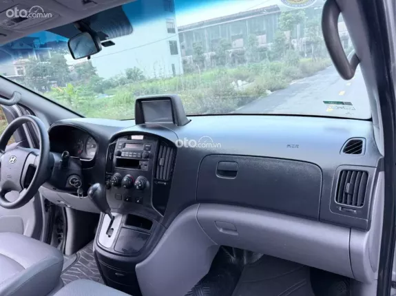 Hyundai Grand Starex 2.4 AT 2012 - Bán STAREX tải van đông lạnh 3 chỗ 600kg, đời 2012, máy dầu, số TỰ ĐỘNG