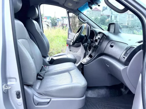 Hyundai Grand Starex 2.4 AT 2012 - Bán STAREX tải van đông lạnh 3 chỗ 600kg, đời 2012, máy dầu, số TỰ ĐỘNG