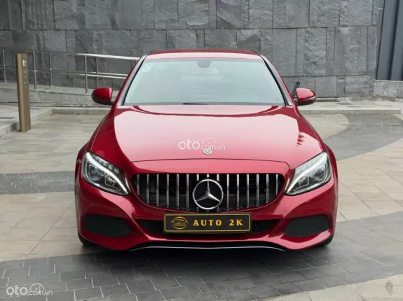 Mercedes-Benz C200 2.0 AT 2018 - Bản Limited full đồ chơi 1 chủ mua mới
