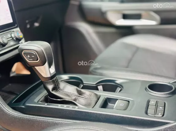 Ford Everest Titanium 2.0 AT 4x2 2023 - Xe đẹp, hỗ trợ vay cao