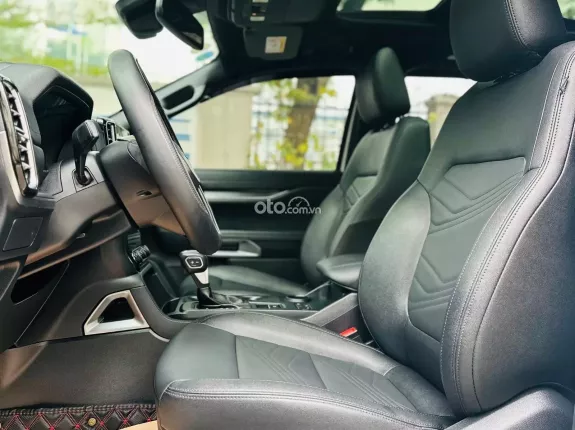Ford Everest Titanium 2.0 AT 4x2 2023 - Xe đẹp, hỗ trợ vay cao