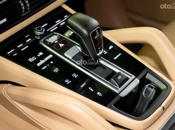 Porsche Cayenne V6 3.0 2018 - Hỗ trợ trả góp lên tới 70% giá trị, giao xe toàn quốc