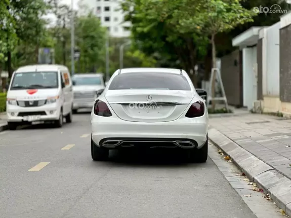 Mercedes-Benz C200 Exclusive 2021 - Xe cực đẹp, hỗ trợ vay cao